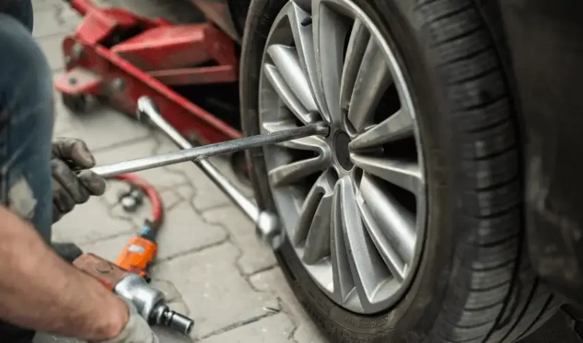 On-Demand Tire Change 24/7 in Fox Farm-College, WY